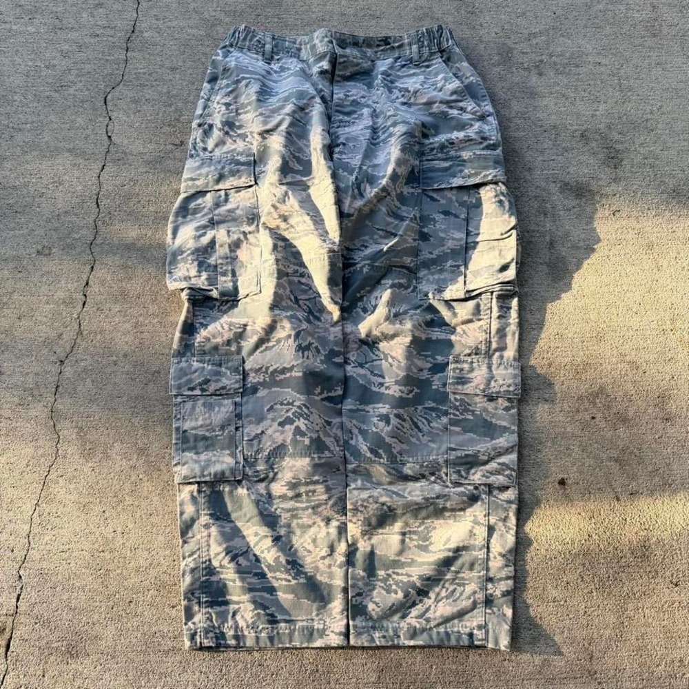 🪖 U.S. Air Force ABU Digital Camo Cargo Pants — Size Medium-Long